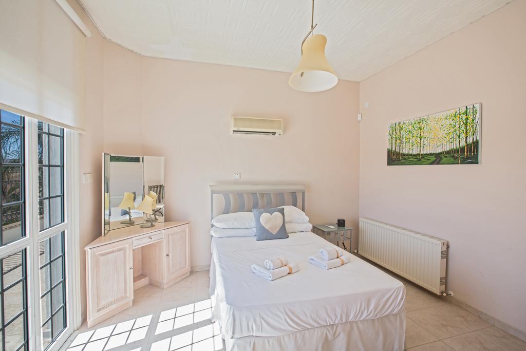 Papas Family Villa Paralimni Ngoại thất bức ảnh